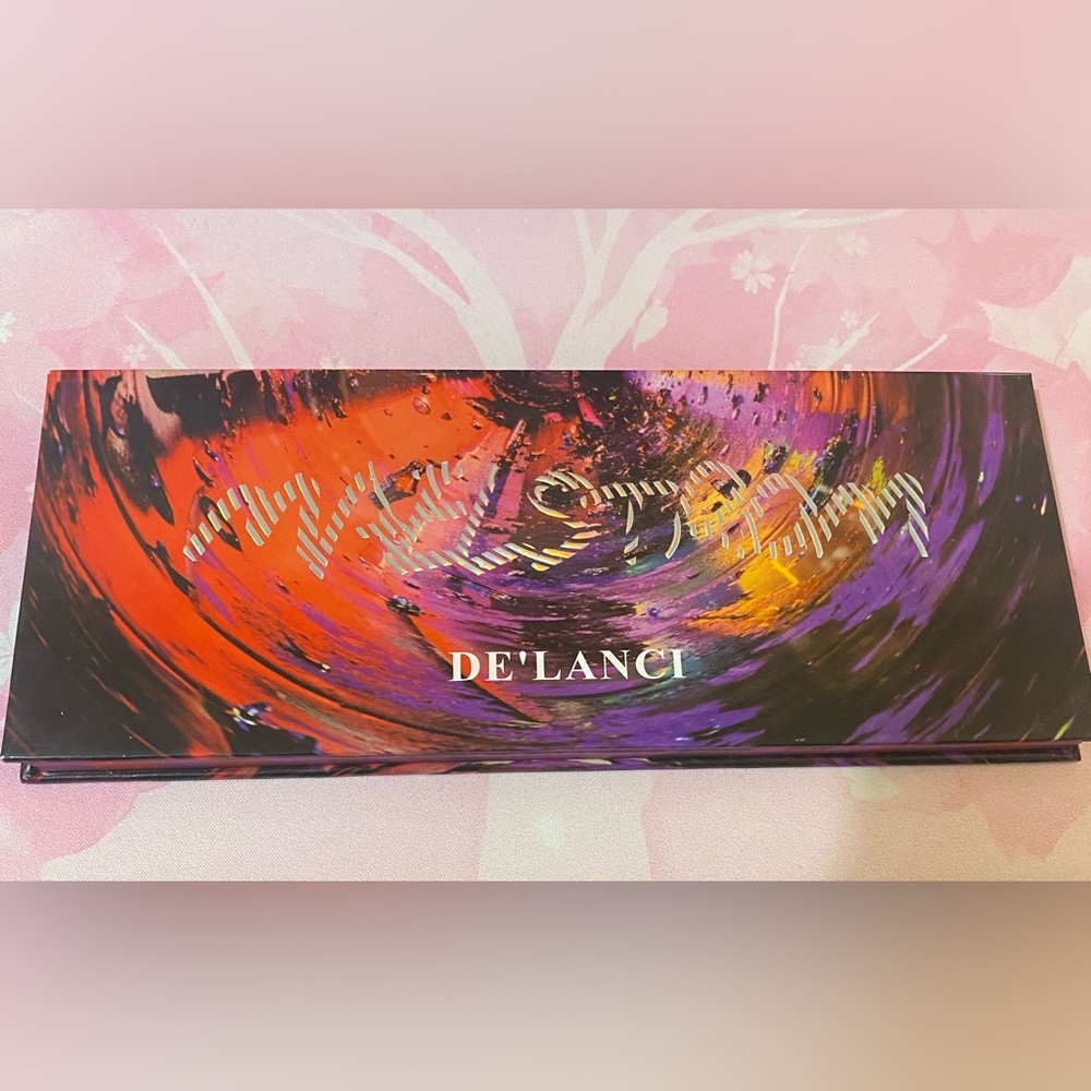 Maelstrom De’Lanci Duochrome Eyeshadow Palette